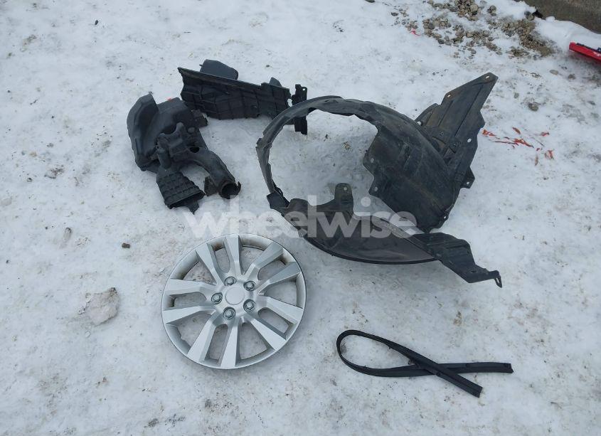 Photo 12 of 2015 Nissan Sentra SV (VIN 3N1AB7AP1FY240517)