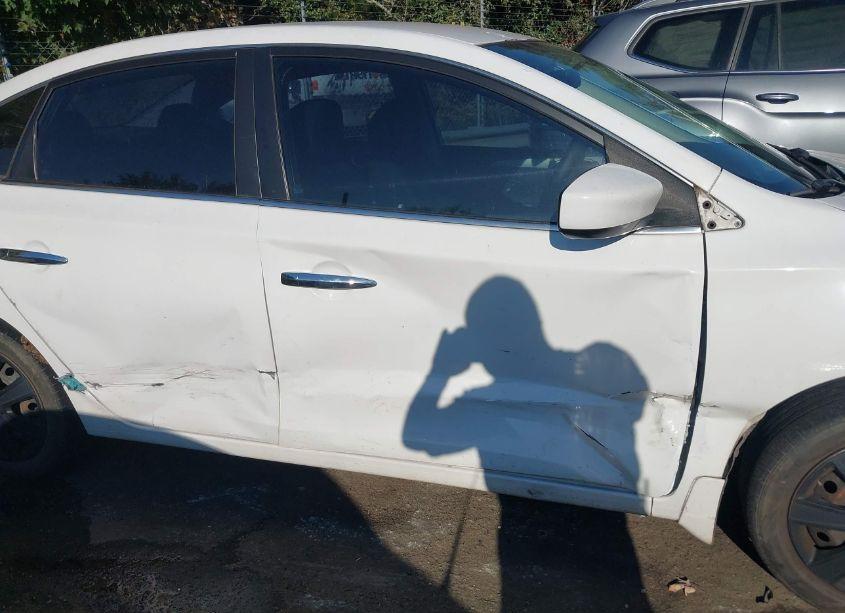 Photo 13 of 2015 Nissan Sentra FE+ S/S/SL/SR/SV (VIN 3N1AB7AP1FY335062)