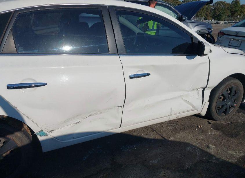 Photo 6 of 2015 Nissan Sentra FE+ S/S/SL/SR/SV (VIN 3N1AB7AP1FY335062)
