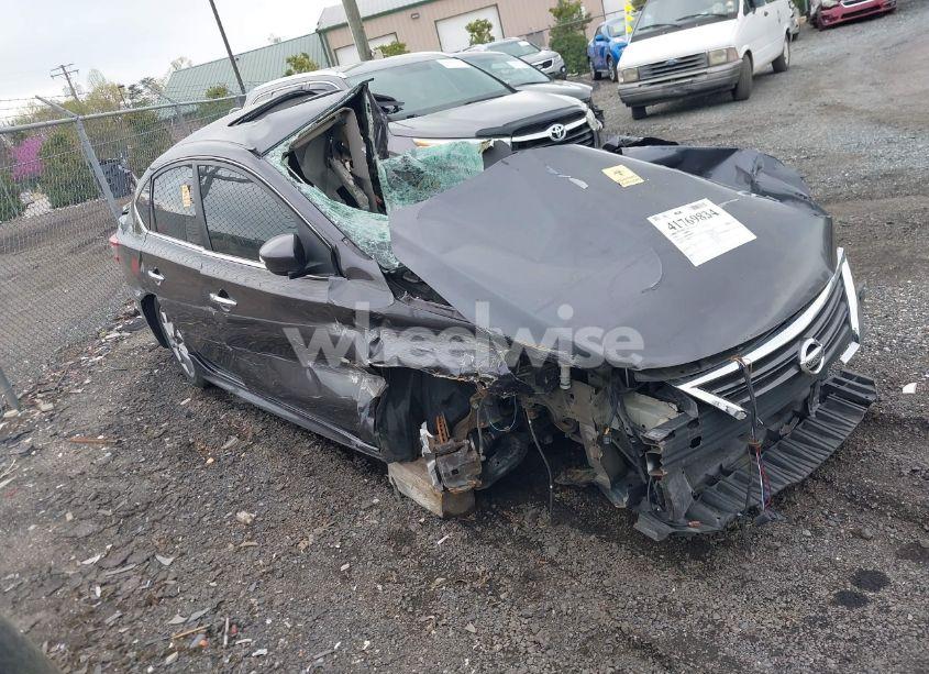 2015 Nissan Sentra SR (VIN 3N1AB7AP1FY352668) main photo