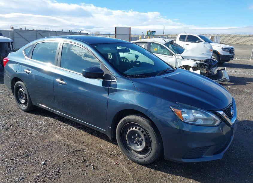 2016 Nissan Sentra SV (VIN 3N1AB7AP1GL670398) main photo