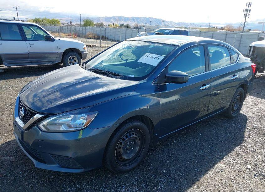 Photo 2 of 2016 Nissan Sentra SV (VIN 3N1AB7AP1GL670398)