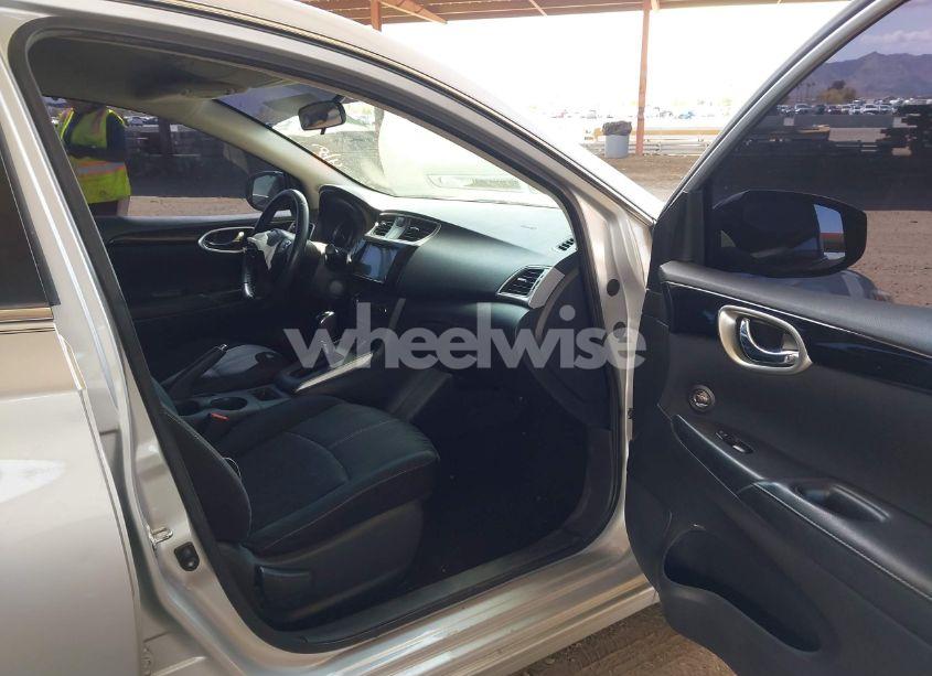 Photo 5 of 2016 Nissan Sentra SV (VIN 3N1AB7AP1GY282770)