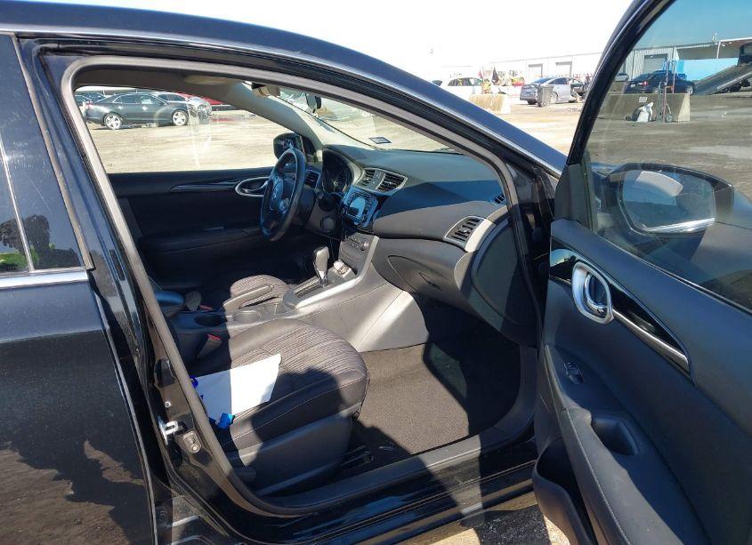 Photo 5 of 2017 Nissan Sentra SV (VIN 3N1AB7AP1HL640917)