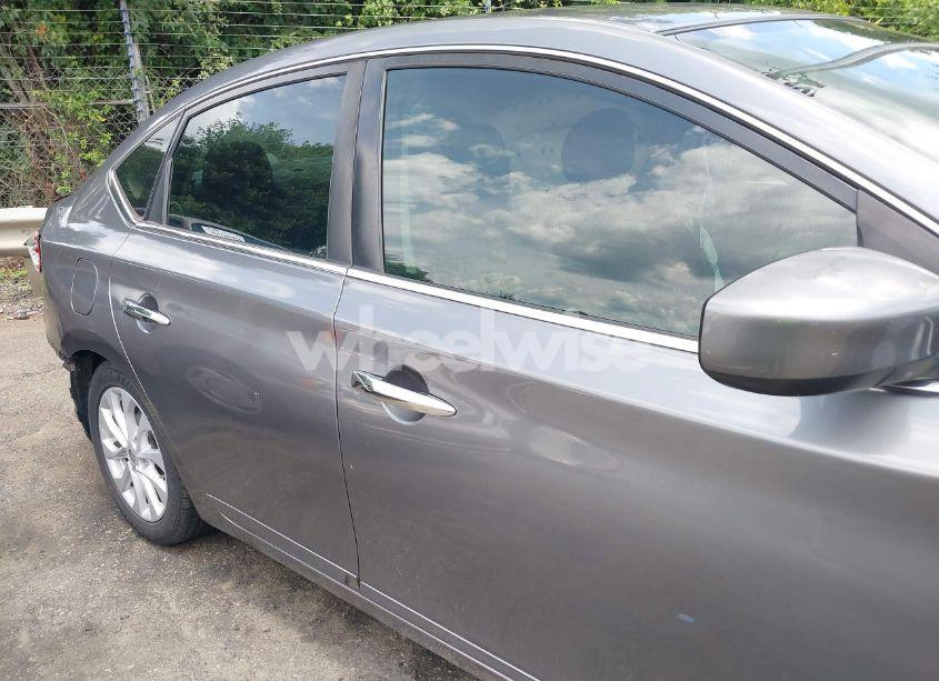 Photo 13 of 2017 Nissan Sentra SV (VIN 3N1AB7AP1HL646989)