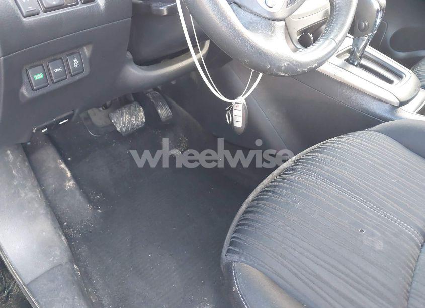 Photo 11 of 2017 Nissan Sentra SV (VIN 3N1AB7AP1HL720086)