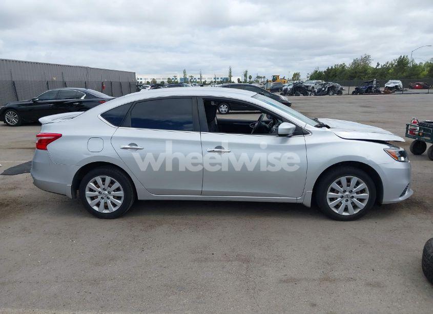 Photo 13 of 2017 Nissan Sentra SV (VIN 3N1AB7AP1HY218360)