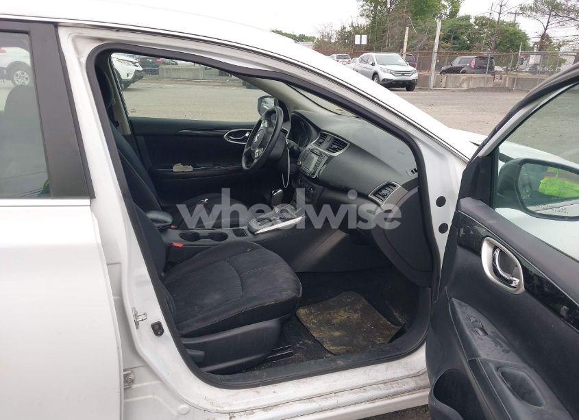 Photo 5 of 2017 Nissan Sentra SV (VIN 3N1AB7AP1HY240083)