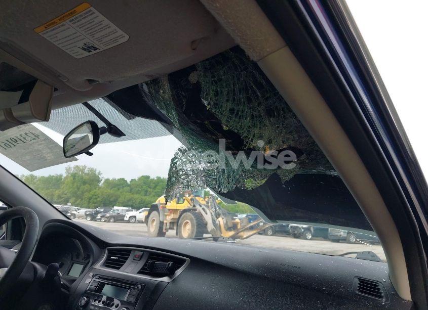 Photo 6 of 2017 Nissan Sentra S (VIN 3N1AB7AP1HY248068)