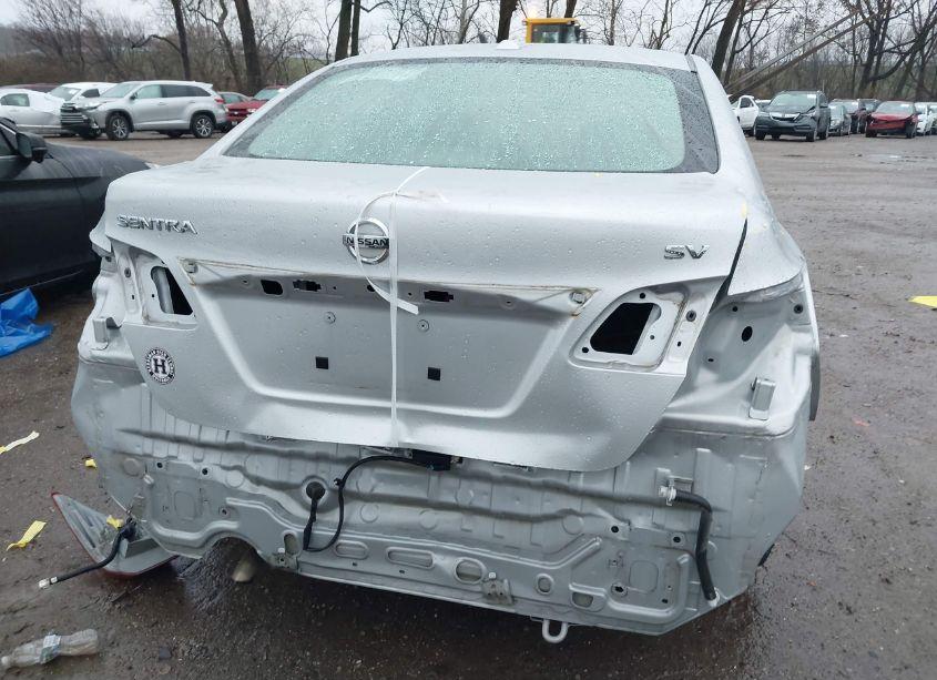 Photo 6 of 2017 Nissan Sentra SV (VIN 3N1AB7AP1HY265615)