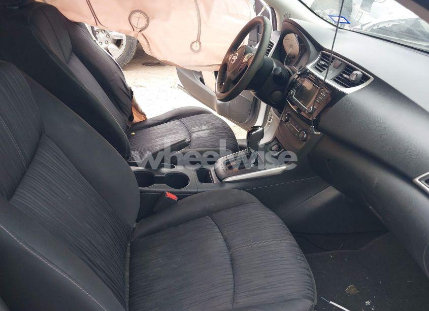 Photo 5 of 2017 Nissan Sentra SV (VIN 3N1AB7AP1HY294547)