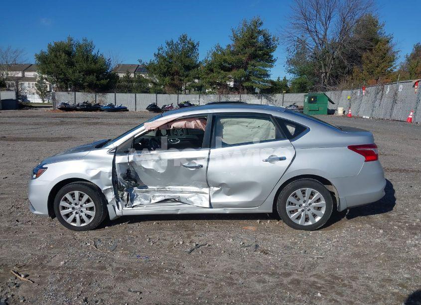 Photo 13 of 2017 Nissan Sentra SV (VIN 3N1AB7AP1HY318782)