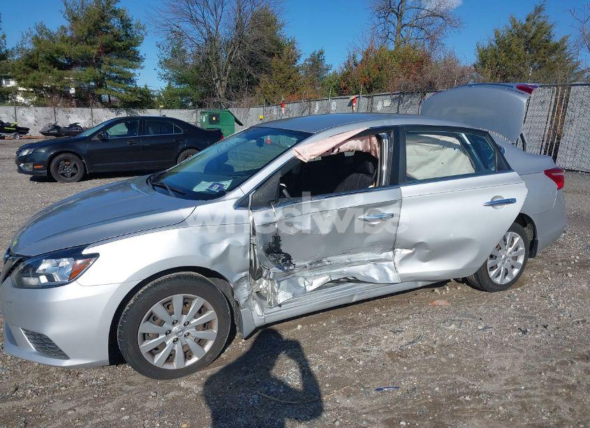 Photo 5 of 2017 Nissan Sentra SV (VIN 3N1AB7AP1HY318782)