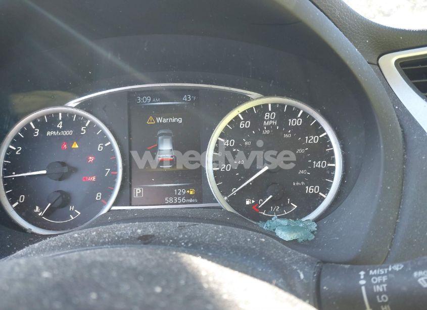 Photo 6 of 2017 Nissan Sentra SV (VIN 3N1AB7AP1HY318782)