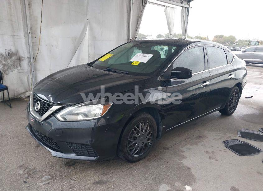 Photo 2 of 2017 Nissan Sentra SV (VIN 3N1AB7AP1HY320144)