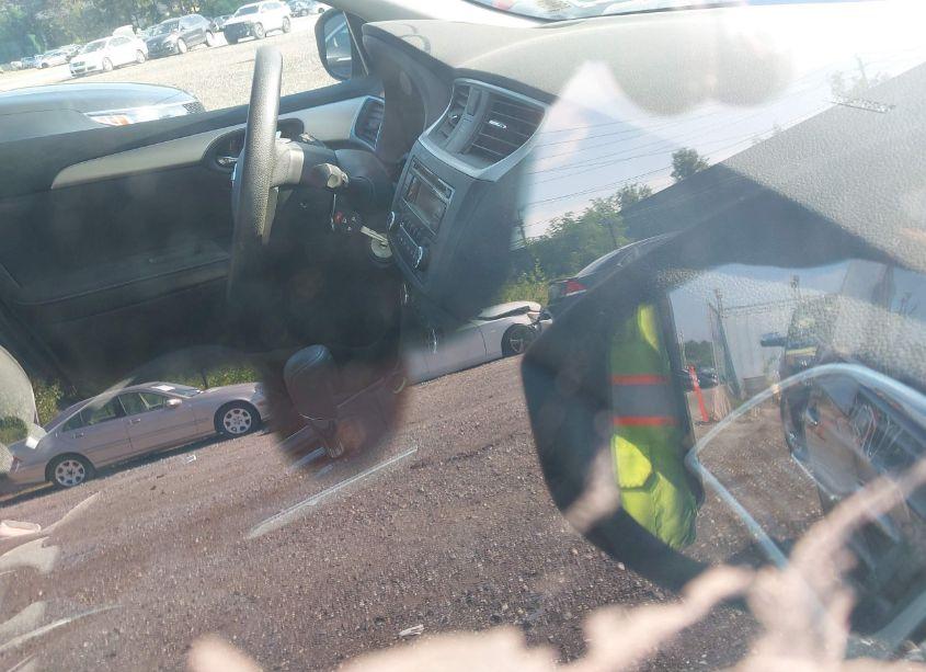 Photo 5 of 2017 Nissan Sentra S (VIN 3N1AB7AP1HY343861)