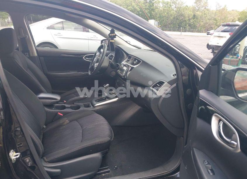 Photo 5 of 2017 Nissan Sentra SV (VIN 3N1AB7AP1HY350180)