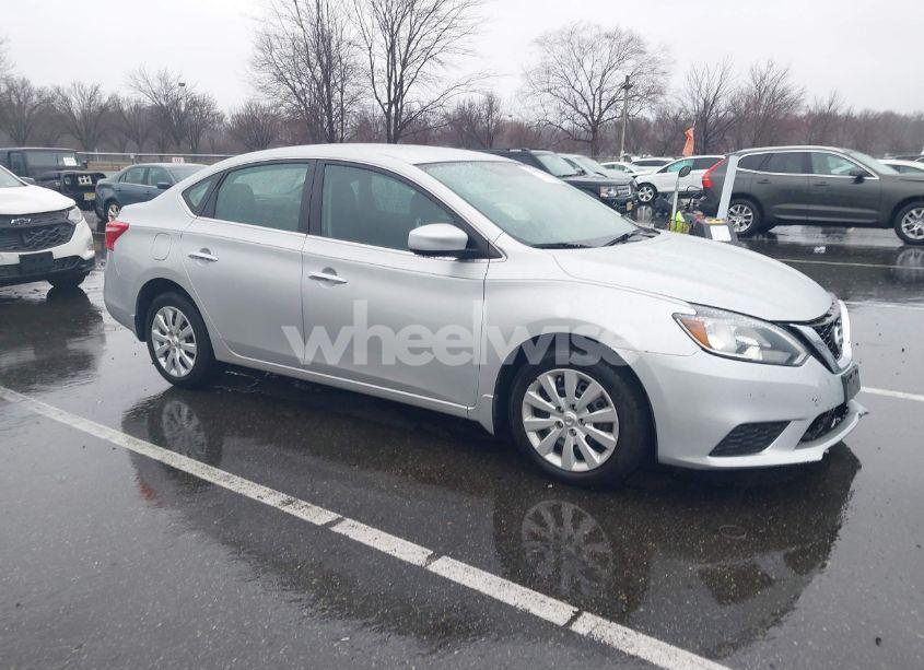 2017 Nissan Sentra S (VIN 3N1AB7AP1HY350468) main photo
