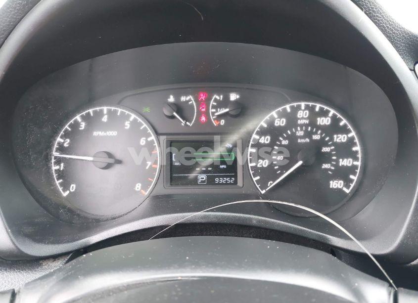 Photo 7 of 2017 Nissan Sentra S (VIN 3N1AB7AP1HY404318)