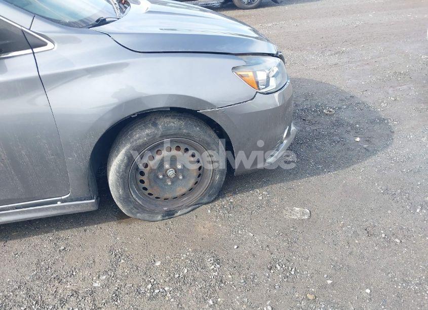 Photo 13 of 2017 Nissan Sentra SR (VIN 3N1AB7AP1HY404352)