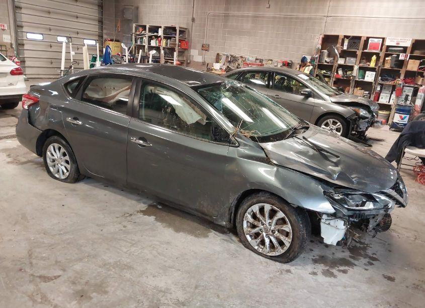 2018 Nissan Sentra SV (VIN 3N1AB7AP1JL618230) main photo