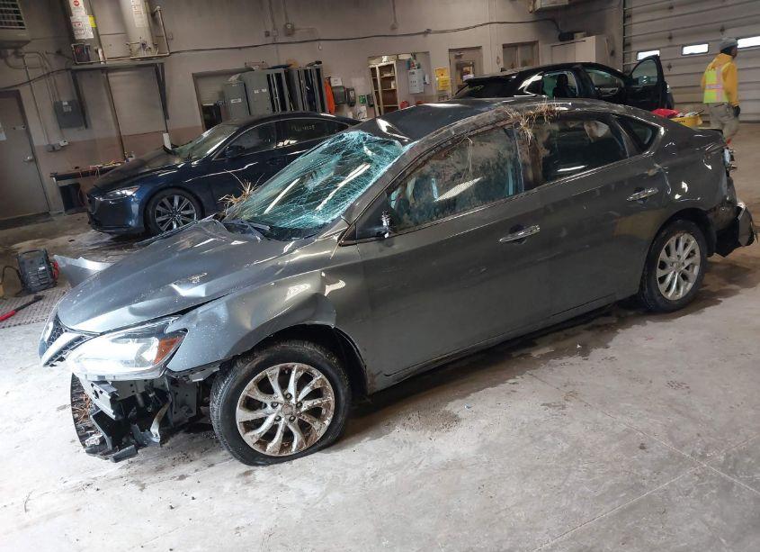 Photo 2 of 2018 Nissan Sentra SV (VIN 3N1AB7AP1JL618230)