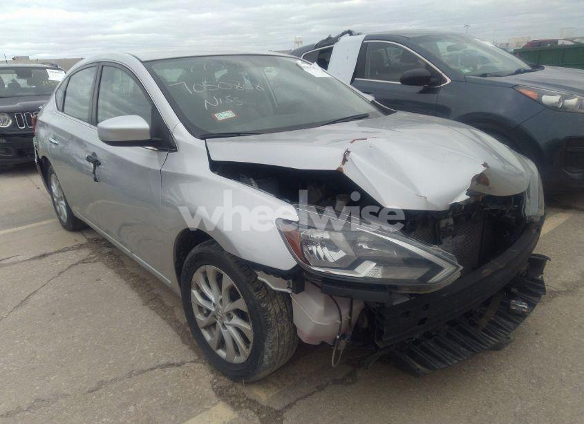 2018 Nissan Sentra SV (VIN 3N1AB7AP1JL626277) main photo