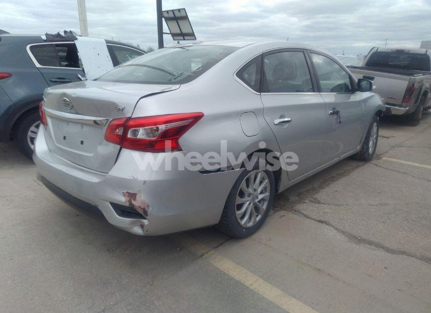 Photo 4 of 2018 Nissan Sentra SV (VIN 3N1AB7AP1JL626277)