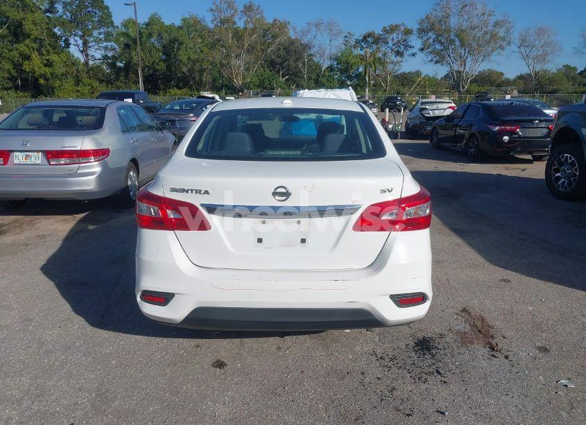 Photo 16 of 2018 Nissan Sentra SV (VIN 3N1AB7AP1JL627316)