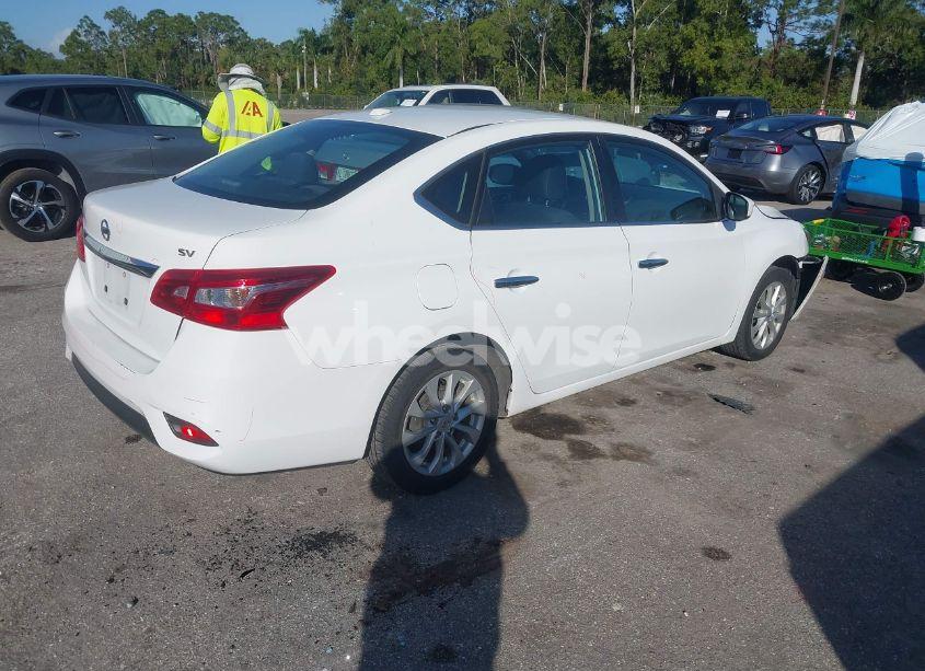 Photo 4 of 2018 Nissan Sentra SV (VIN 3N1AB7AP1JL627316)
