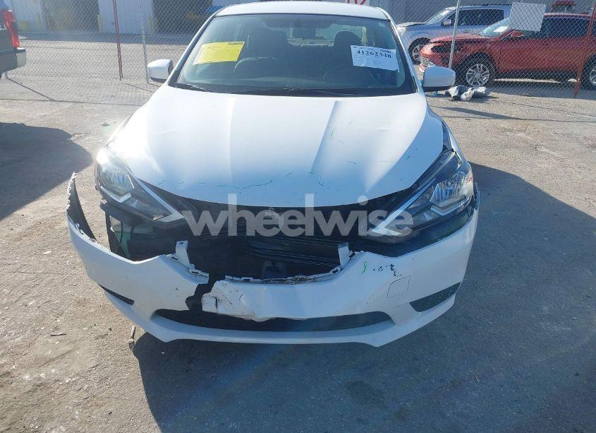 Photo 6 of 2018 Nissan Sentra SV (VIN 3N1AB7AP1JL627316)