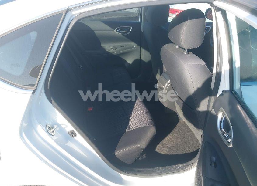 Photo 8 of 2018 Nissan Sentra SV (VIN 3N1AB7AP1JL627316)