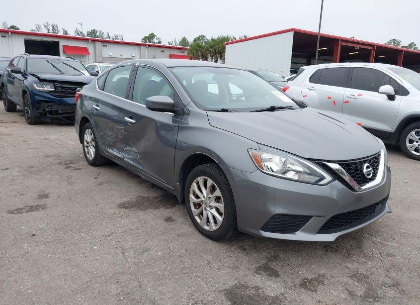 2018 Nissan Sentra SV (VIN 3N1AB7AP1JL627509) main photo