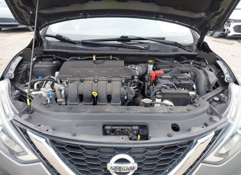 Photo 10 of 2018 Nissan Sentra SV (VIN 3N1AB7AP1JL627509)