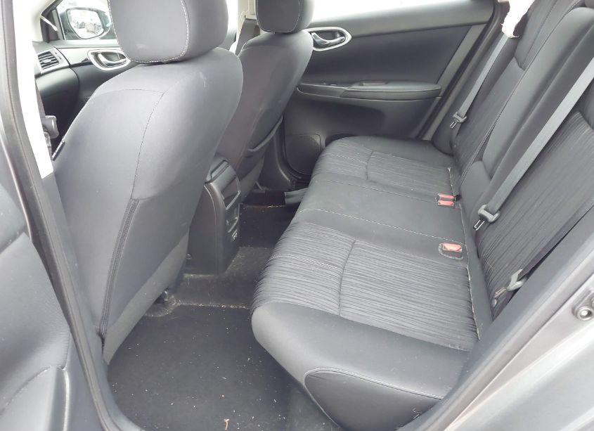 Photo 8 of 2018 Nissan Sentra SV (VIN 3N1AB7AP1JL627509)