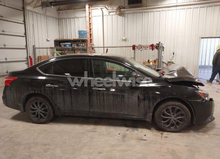 Photo 13 of 2018 Nissan Sentra SV (VIN 3N1AB7AP1JL644696)