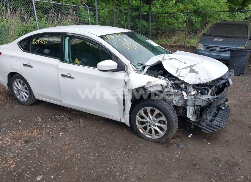 2018 Nissan Sentra SV (VIN 3N1AB7AP1JL654239) main photo