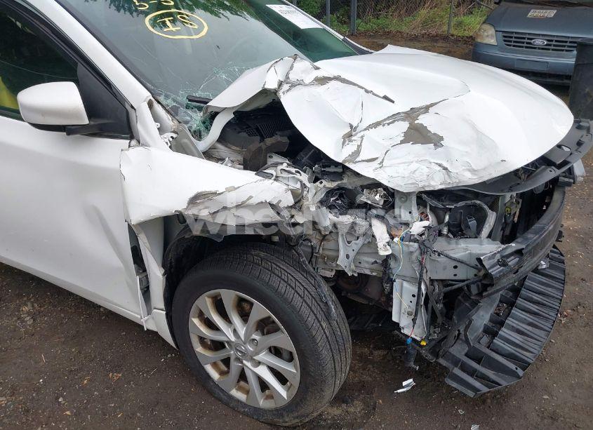 Photo 6 of 2018 Nissan Sentra SV (VIN 3N1AB7AP1JL654239)