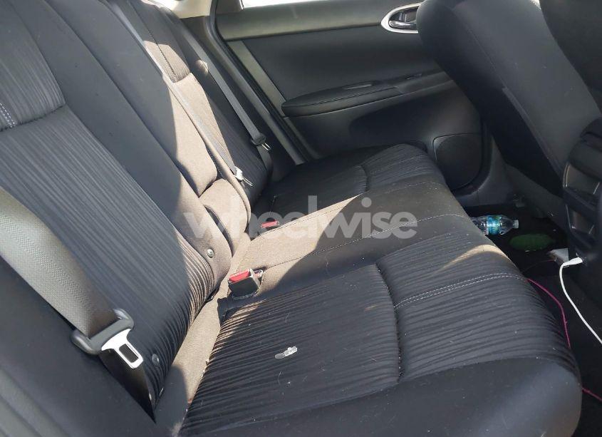 Photo 8 of 2018 Nissan Sentra SV (VIN 3N1AB7AP1JL658579)