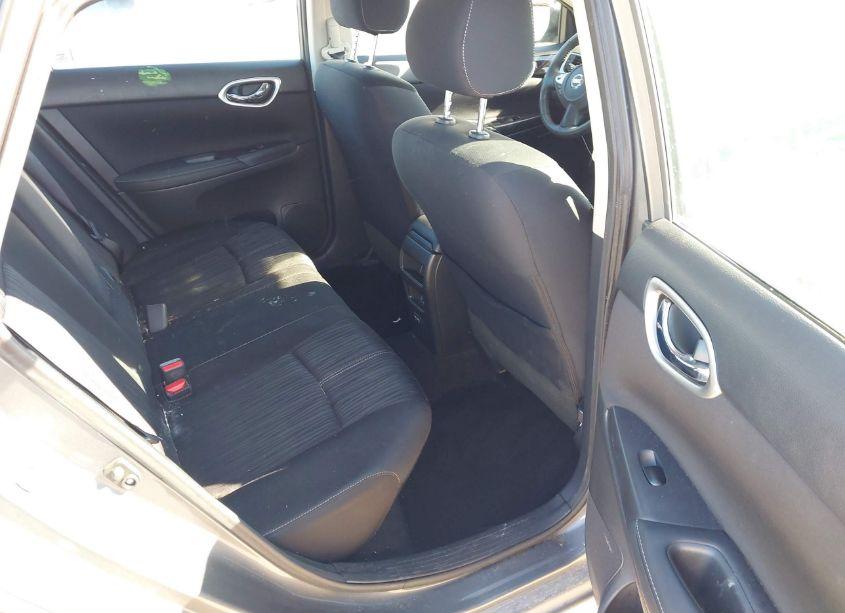 Photo 8 of 2018 Nissan Sentra SV (VIN 3N1AB7AP1JY205565)