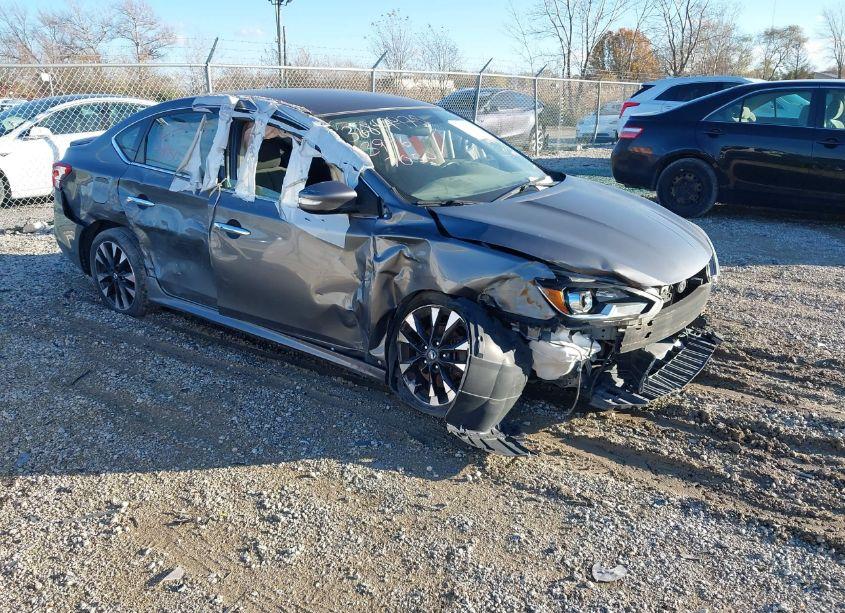2018 Nissan Sentra SR (VIN 3N1AB7AP1JY220471) main photo