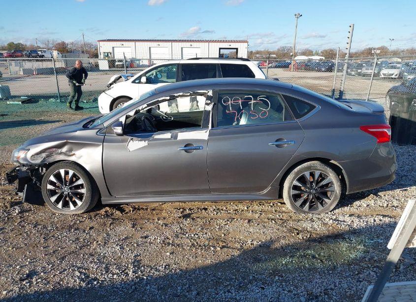 Photo 13 of 2018 Nissan Sentra SR (VIN 3N1AB7AP1JY220471)