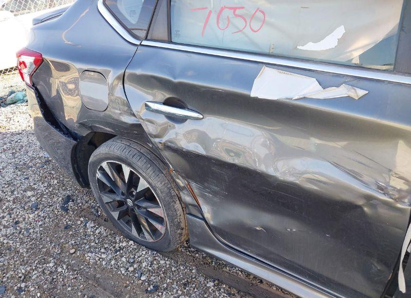 Photo 17 of 2018 Nissan Sentra SR (VIN 3N1AB7AP1JY220471)