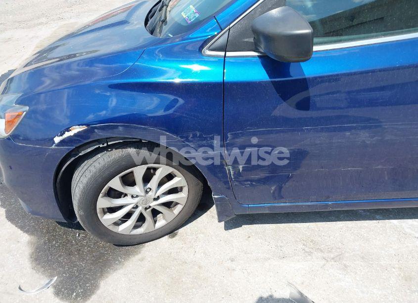Photo 6 of 2018 Nissan Sentra SV (VIN 3N1AB7AP1JY231499)