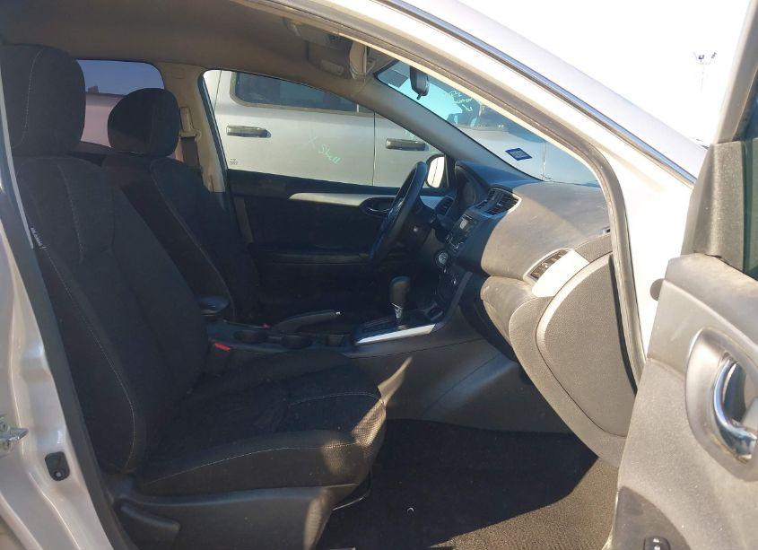Photo 5 of 2018 Nissan Sentra S (VIN 3N1AB7AP1JY236234)