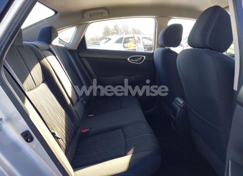Photo 8 of 2018 Nissan Sentra SV (VIN 3N1AB7AP1JY247296)