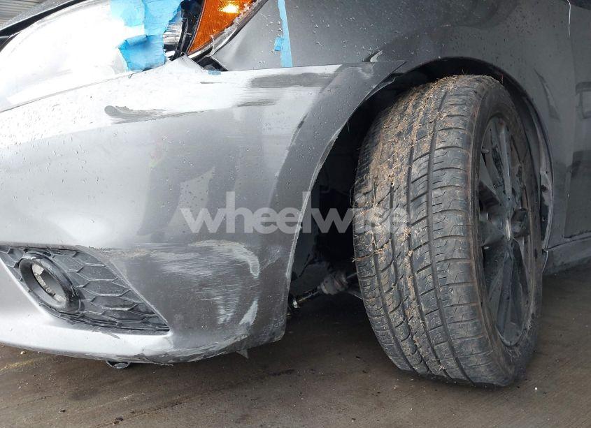 Photo 6 of 2018 Nissan Sentra SR (VIN 3N1AB7AP1JY262798)
