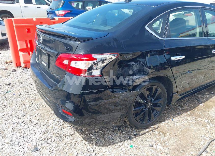 Photo 6 of 2018 Nissan Sentra SR (VIN 3N1AB7AP1JY269315)