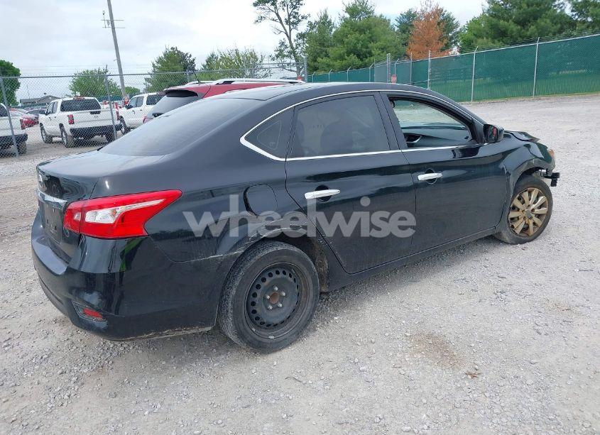 Photo 4 of 2018 Nissan Sentra S (VIN 3N1AB7AP1JY282582)