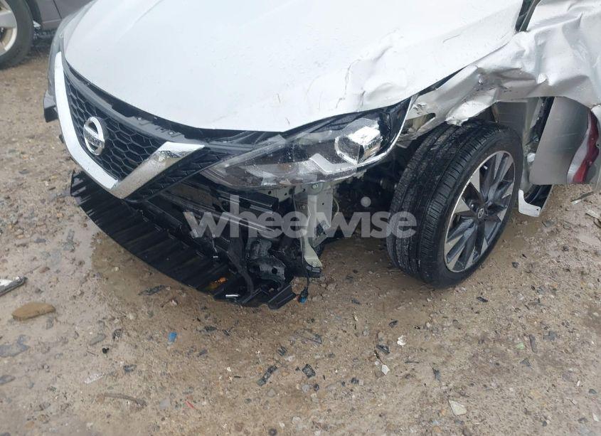 Photo 15 of 2018 Nissan Sentra SR (VIN 3N1AB7AP1JY308078)